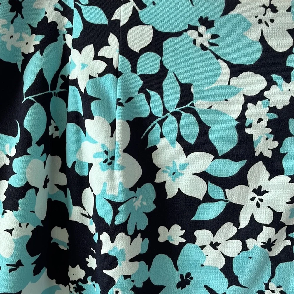 Briggs petite pencil floral skirt. (3) - Picture 2 of 6